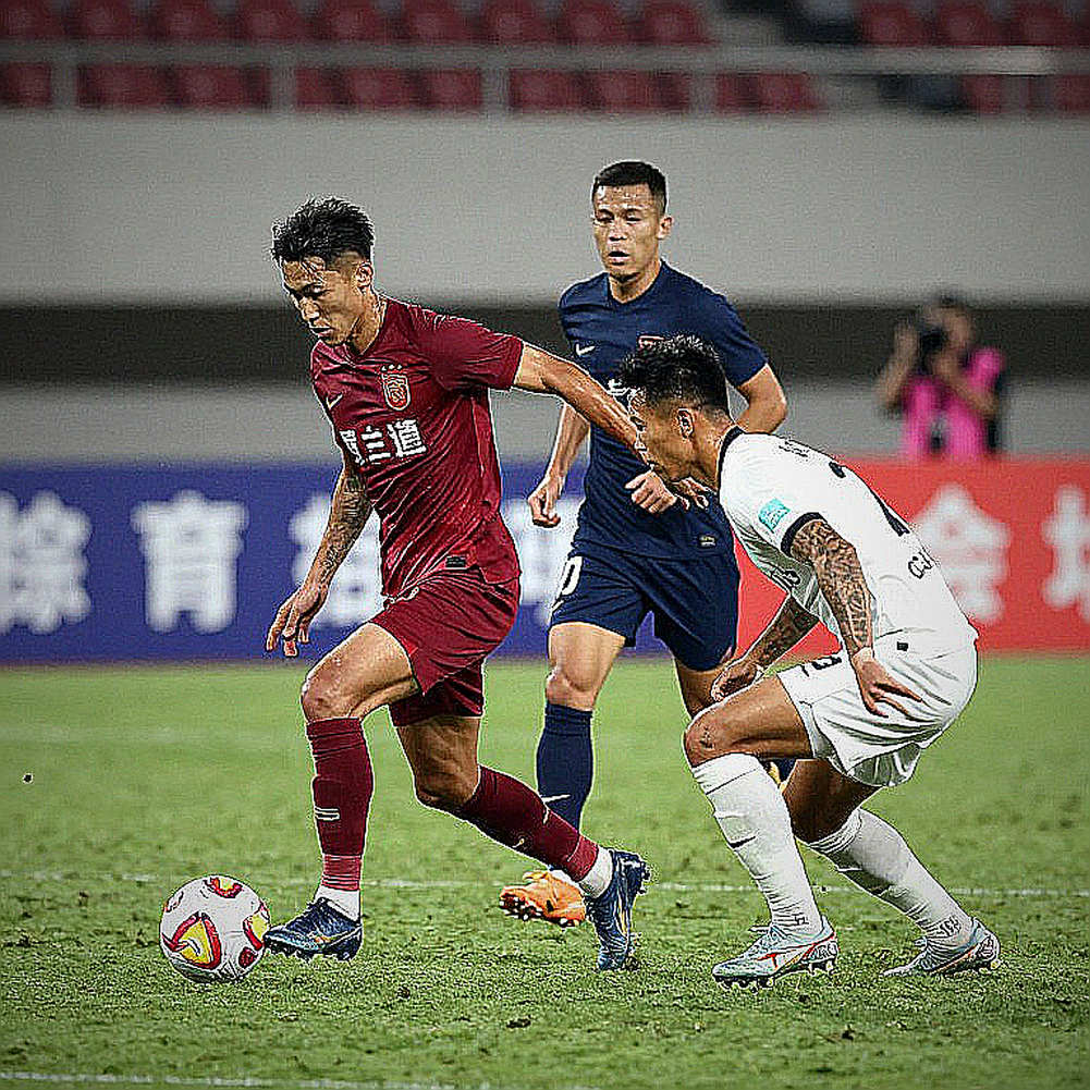 CAHN trước Kashima Antlers: Nghệ thuật lùi sâu và chờ một khoảnh khắc